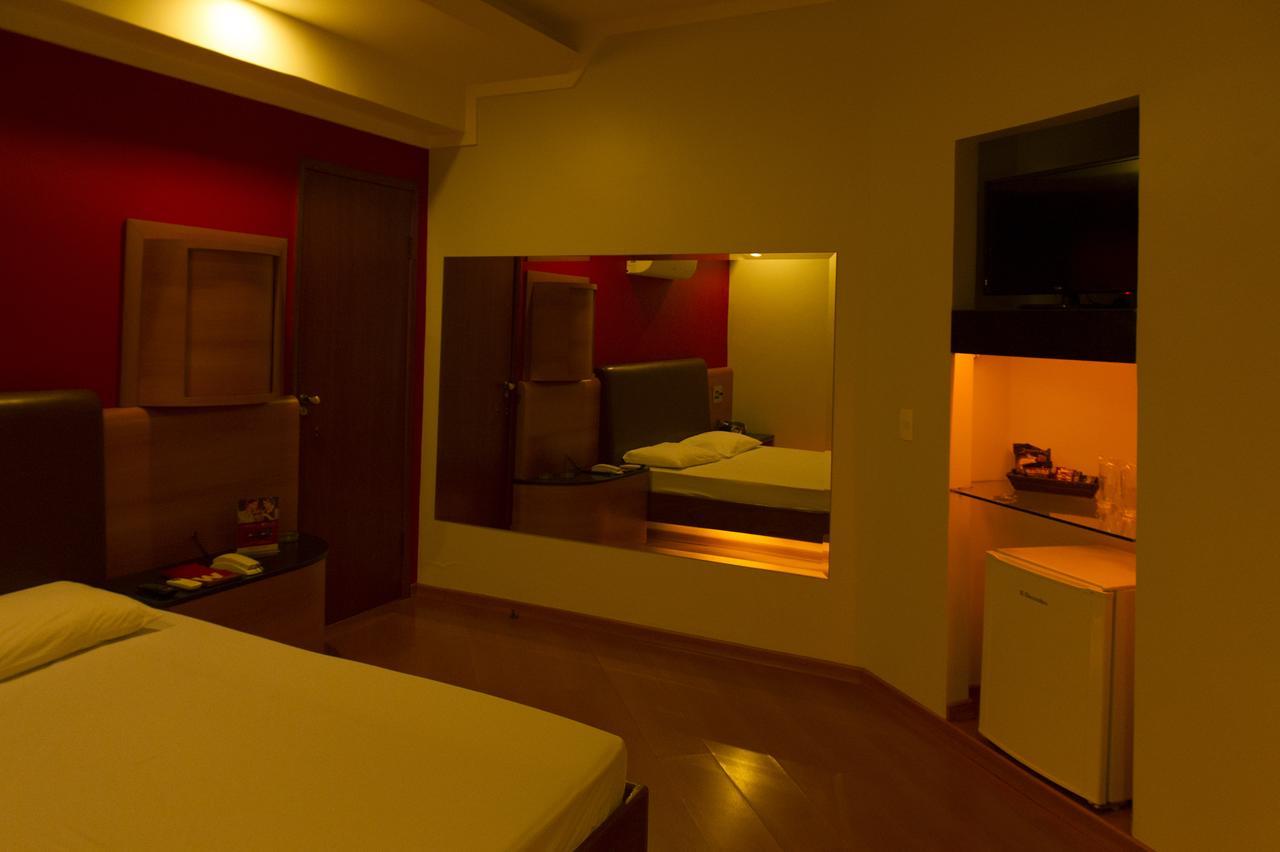 W Motel (Adults Only) Конґоньяс Екстер'єр фото