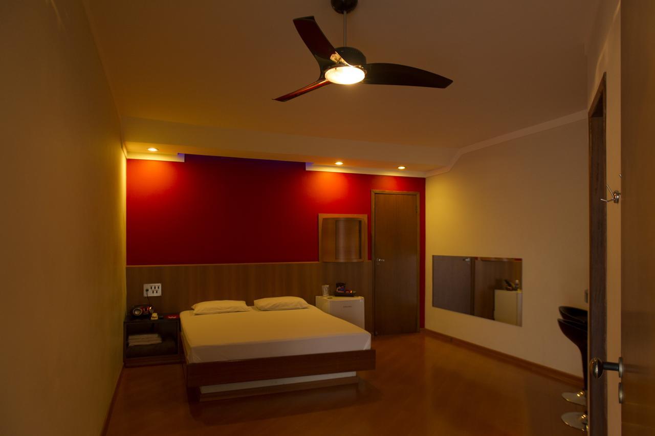 W Motel (Adults Only) Конґоньяс Екстер'єр фото