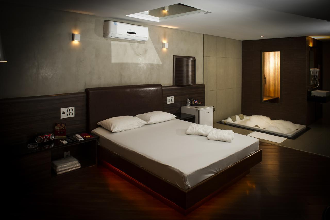 W Motel (Adults Only) Конґоньяс Екстер'єр фото