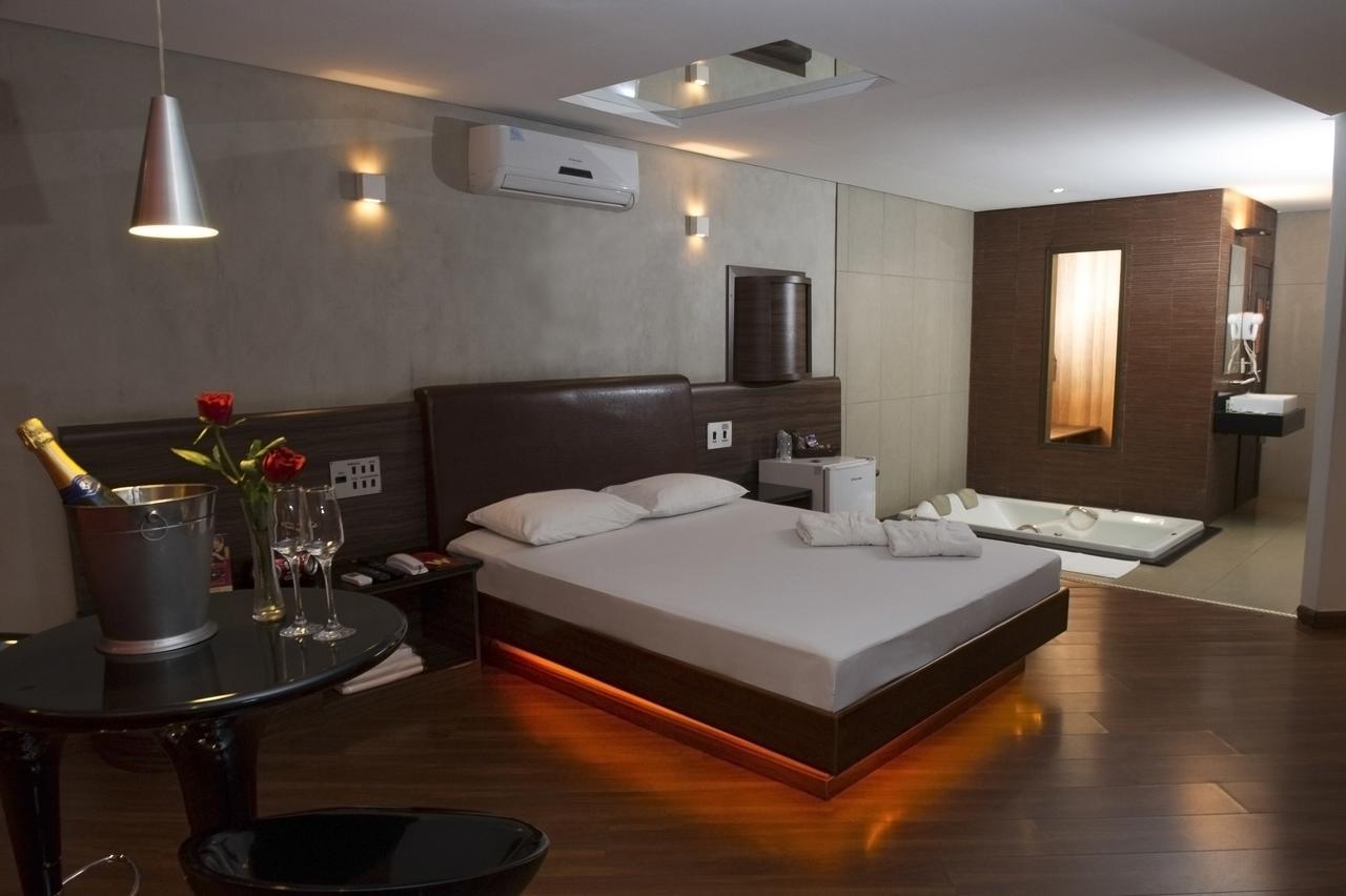 W Motel (Adults Only) Конґоньяс Екстер'єр фото