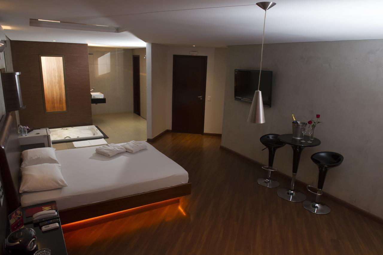 W Motel (Adults Only) Конґоньяс Екстер'єр фото